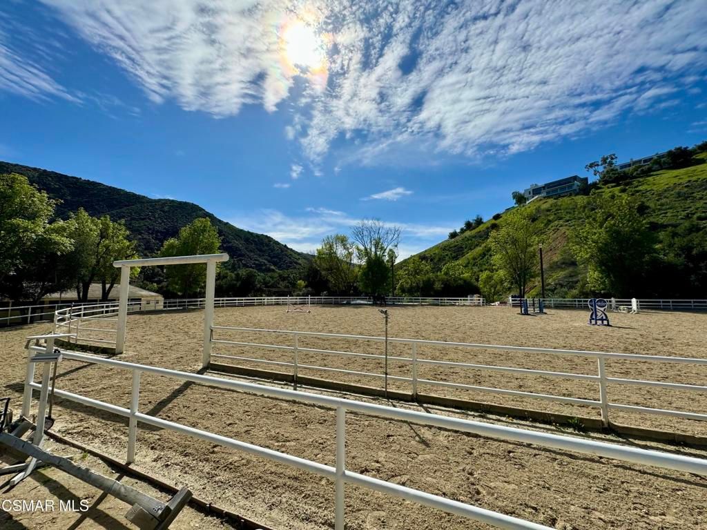 Image 29 of property listing at 54 Saddlebow Road, Bell Canyon, CA 91307