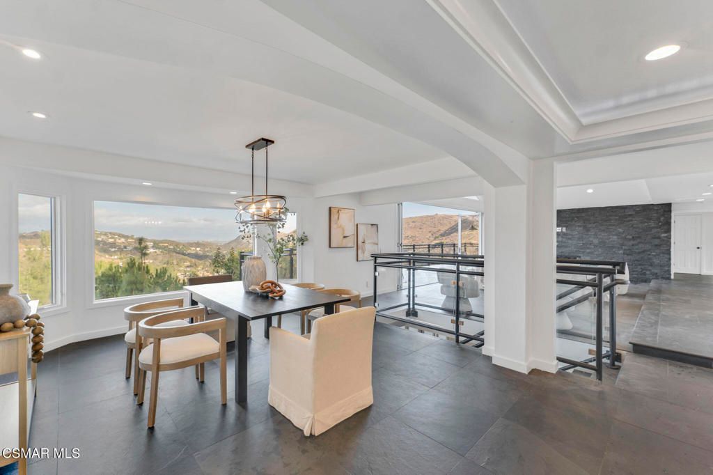 Image 5 of property listing at 54 Saddlebow Road, Bell Canyon, CA 91307