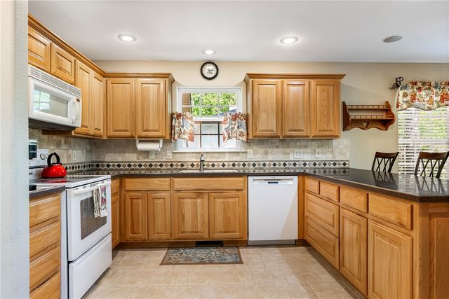 19 Rillington Drive, Bella Vista, AR 72714