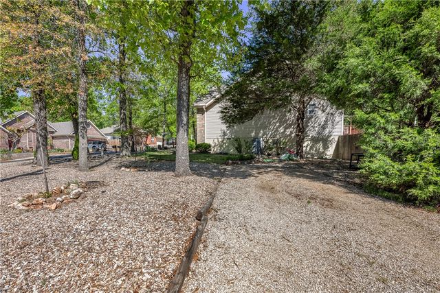 19 Rillington Drive, Bella Vista, AR 72714