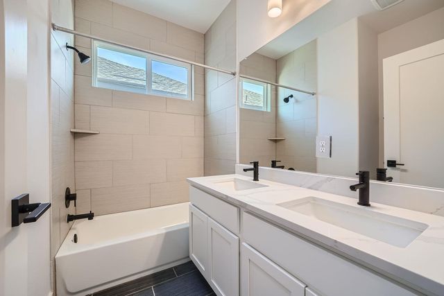 1531 N Red Bud LN 33, Round Rock, TX 78665