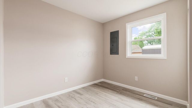 4881 Decker Avenue NE, Thornville, OH 43076