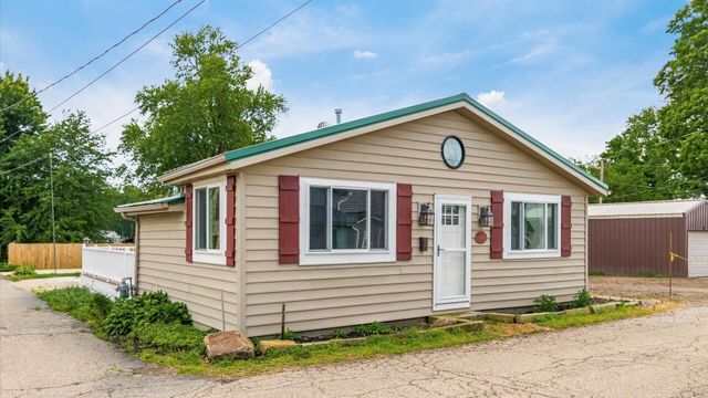 4881 Decker Avenue NE, Thornville, OH 43076