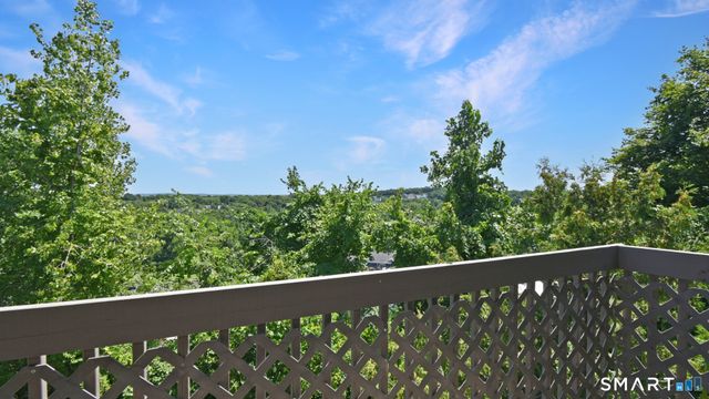 121 Country Squire Drive B, Cromwell, CT 06416