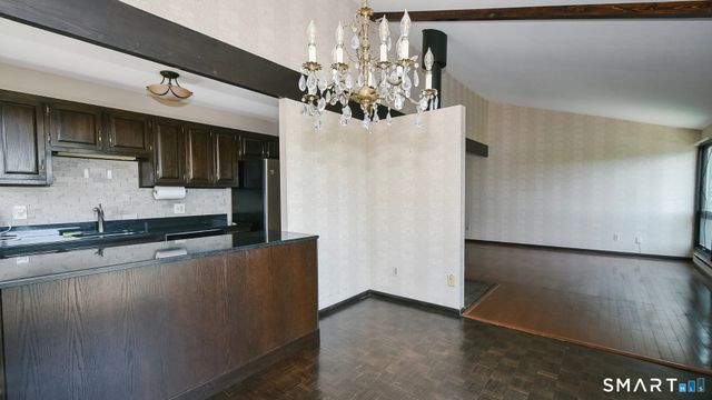 121 Country Squire Drive B, Cromwell, CT 06416