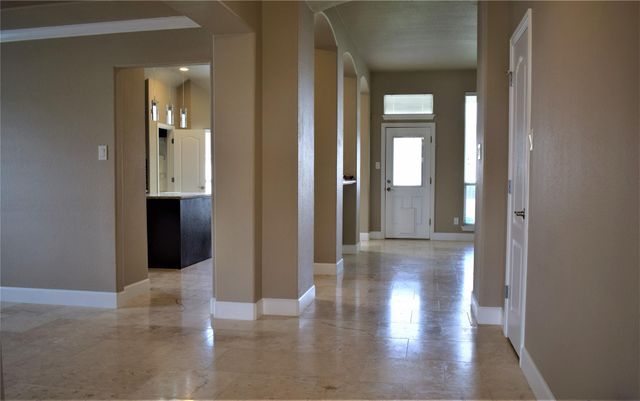 248 Pecanwood S, Kyle, TX 78640