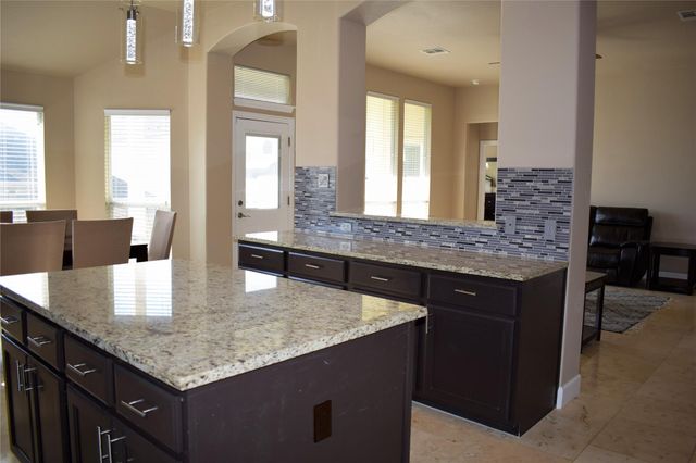 248 Pecanwood S, Kyle, TX 78640