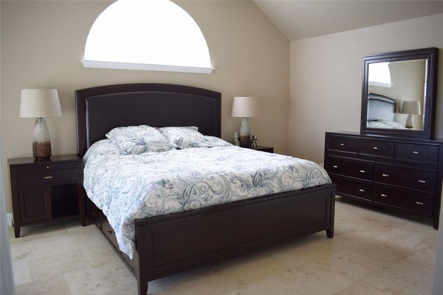 248 Pecanwood S, Kyle, TX 78640