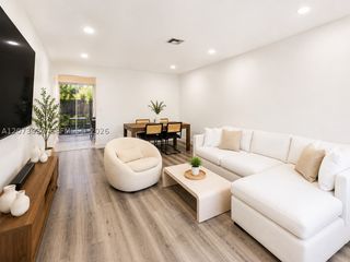 4555 Arthur St, Palm Beach Gardens, FL 33418