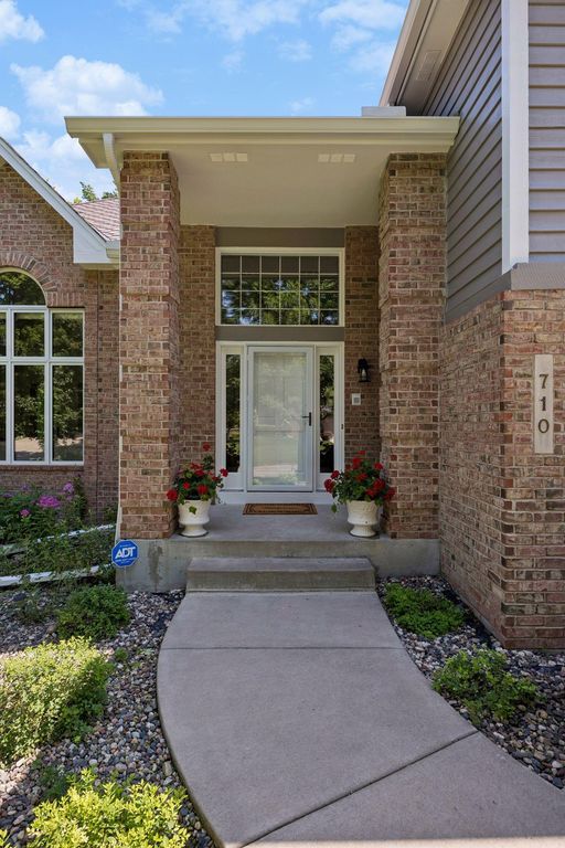 710 Olive Lane N, Plymouth, MN 55447 — photo 4