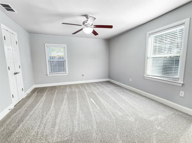 5709 N Schilder Drive, River Oaks, TX 76114