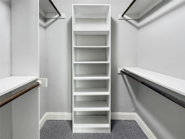 5709 N Schilder Drive, River Oaks, TX 76114