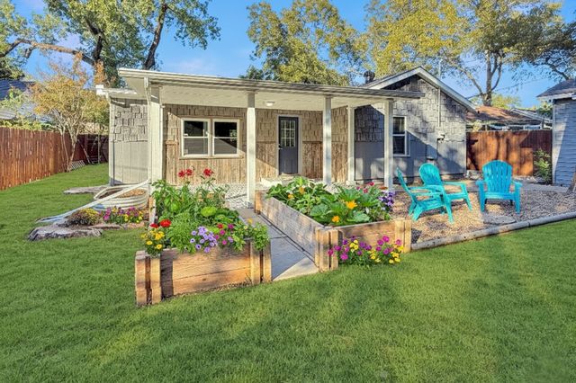 5709 N Schilder Drive, River Oaks, TX 76114