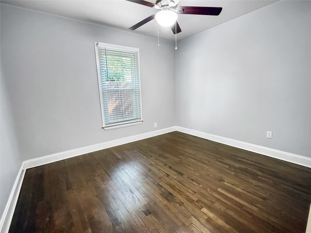 5709 N Schilder Drive, River Oaks, TX 76114