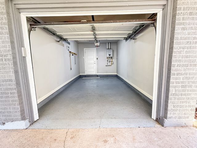 5709 N Schilder Drive, River Oaks, TX 76114