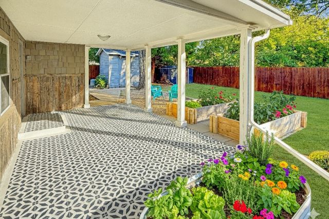 5709 N Schilder Drive, River Oaks, TX 76114