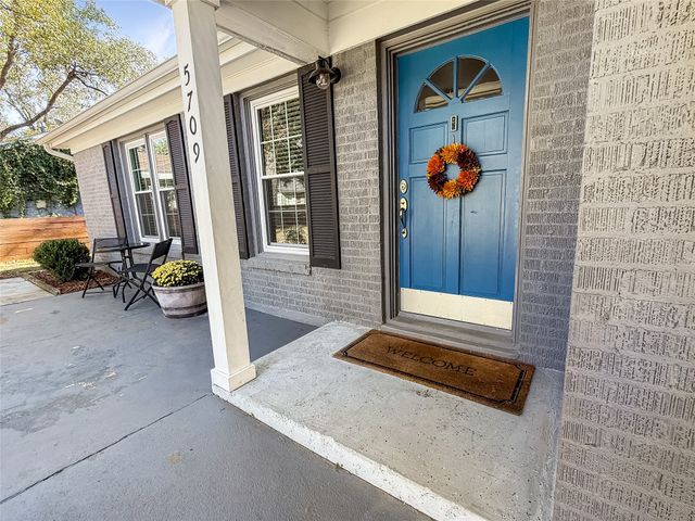 5709 N Schilder Drive, River Oaks, TX 76114