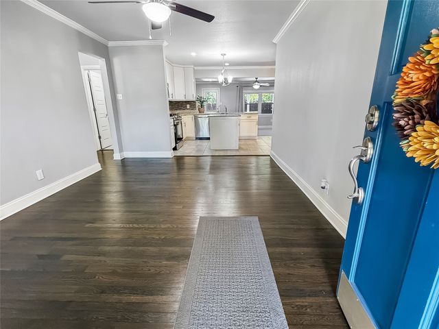 5709 N Schilder Drive, River Oaks, TX 76114