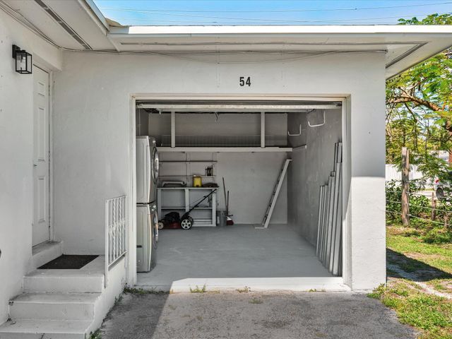 54 SW 16th Street, Dania Beach, FL 33004