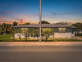 54 SW 16th Street, Dania Beach, FL 33004