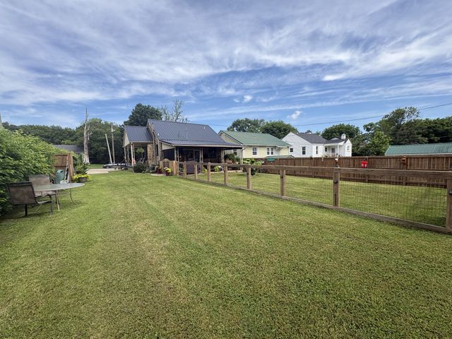 108 Greenwood St, Mount Pleasant, TN 38474