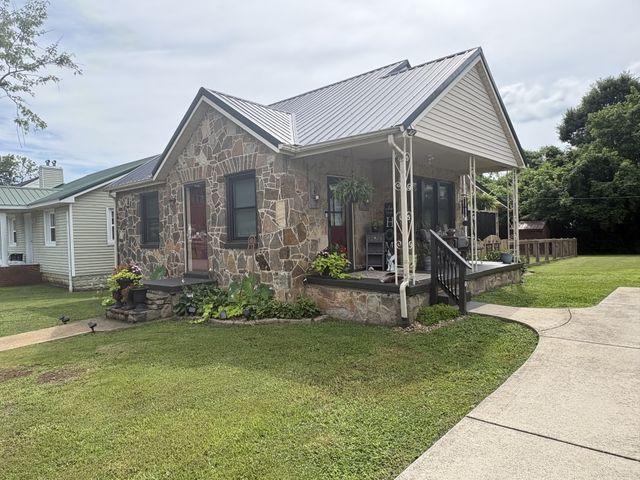 108 Greenwood St, Mount Pleasant, TN 38474
