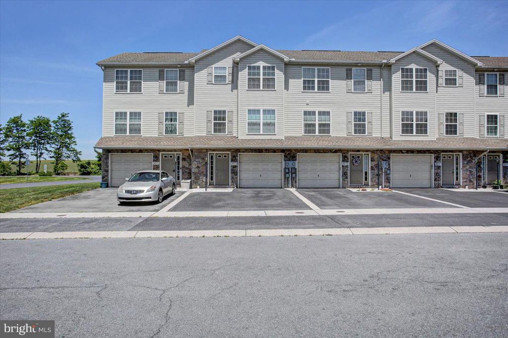3573 PINECREST CT, Fayetteville, PA 17222