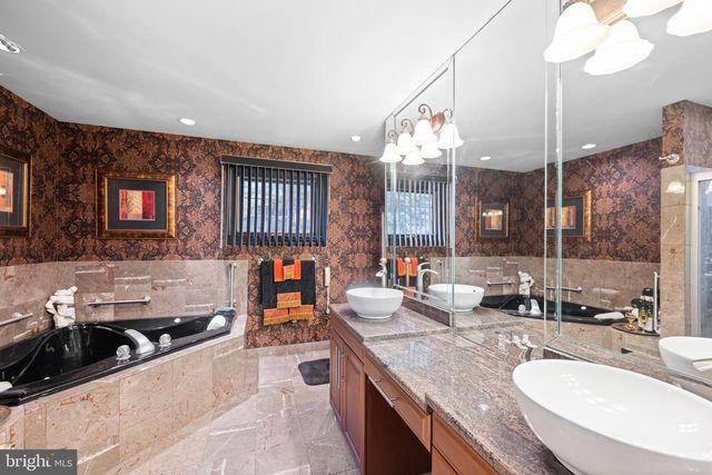 182 LINDEN DR, Elkins Park, PA 19027