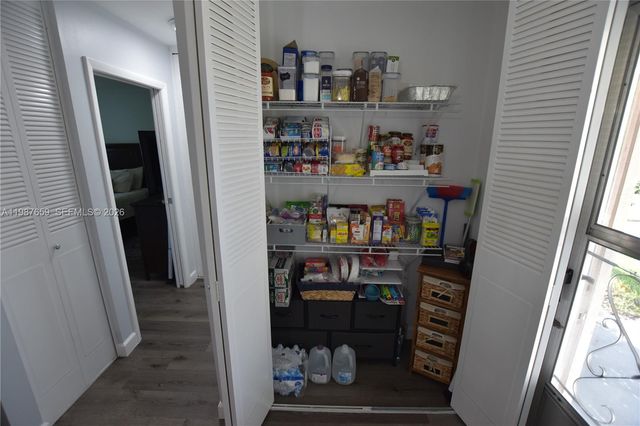 2572 E Emory Dr F, West Palm Beach, FL 33415