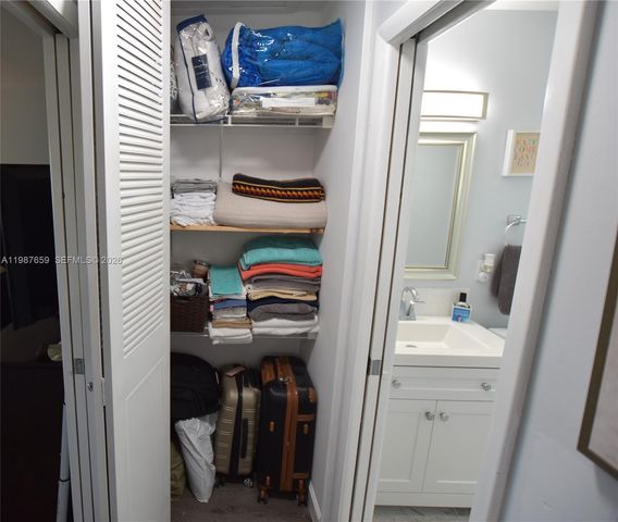 2572 E Emory Dr F, West Palm Beach, FL 33415