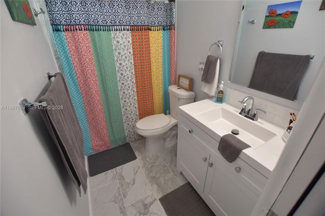 2572 E Emory Dr F, West Palm Beach, FL 33415