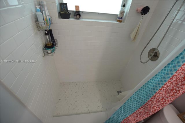 2572 E Emory Dr F, West Palm Beach, FL 33415