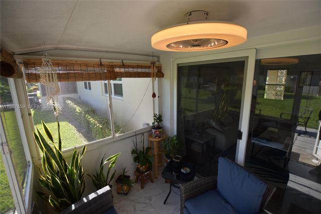 2572 E Emory Dr F, West Palm Beach, FL 33415