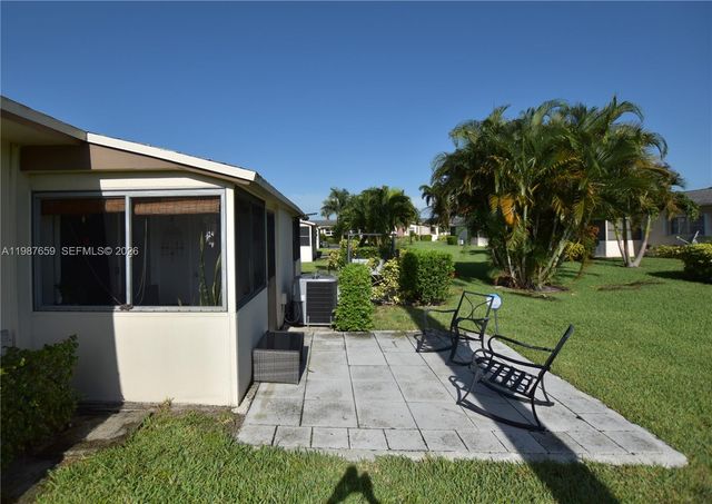 2572 E Emory Dr F, West Palm Beach, FL 33415