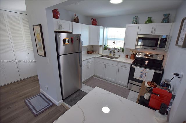 2572 E Emory Dr F, West Palm Beach, FL 33415