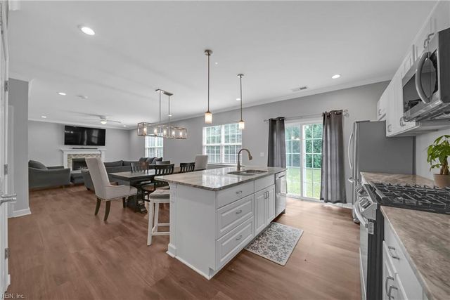8215 Edwin DR, Norfolk, VA 23505