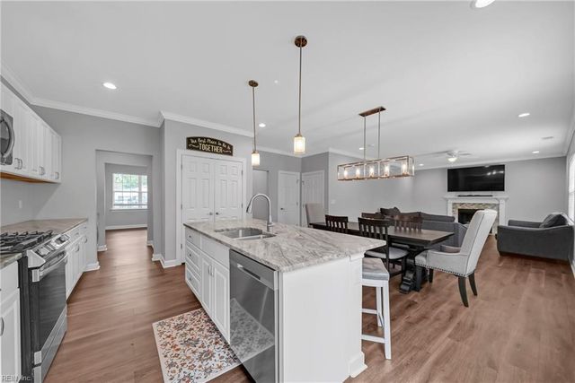 8215 Edwin DR, Norfolk, VA 23505