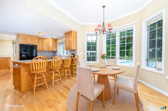 33 Knob Hill Lane, Bristol, CT 06010