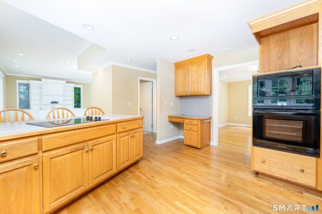 33 Knob Hill Lane, Bristol, CT 06010