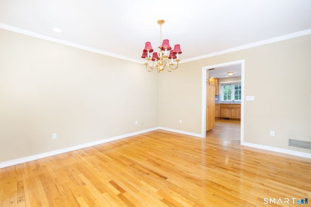 33 Knob Hill Lane, Bristol, CT 06010