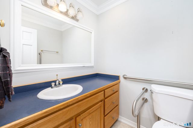 33 Knob Hill Lane, Bristol, CT 06010
