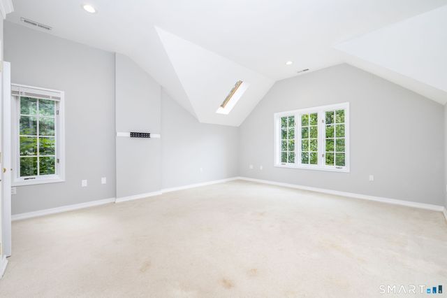 33 Knob Hill Lane, Bristol, CT 06010
