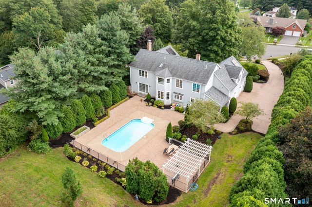 33 Knob Hill Lane, Bristol, CT 06010