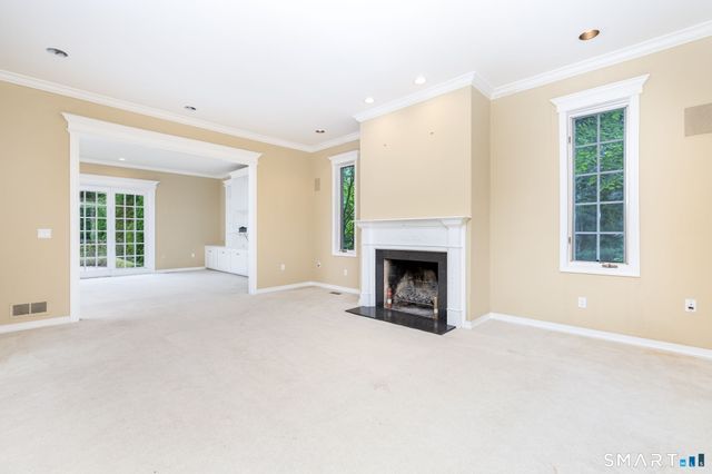 33 Knob Hill Lane, Bristol, CT 06010