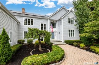 33 Knob Hill Lane, Bristol, CT 06010