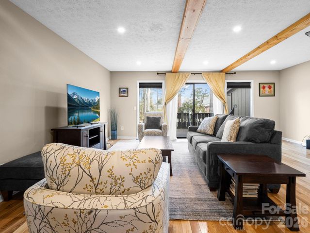 88 Laurelwood Circle W 10, Hendersonville, NC 28791