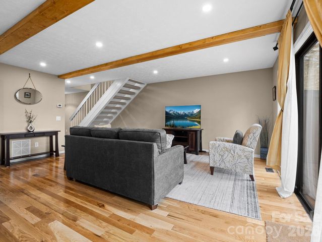 88 Laurelwood Circle W 10, Hendersonville, NC 28791