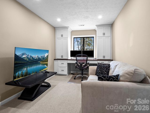 88 Laurelwood Circle W 10, Hendersonville, NC 28791