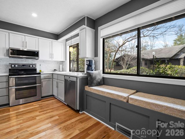 88 Laurelwood Circle W 10, Hendersonville, NC 28791