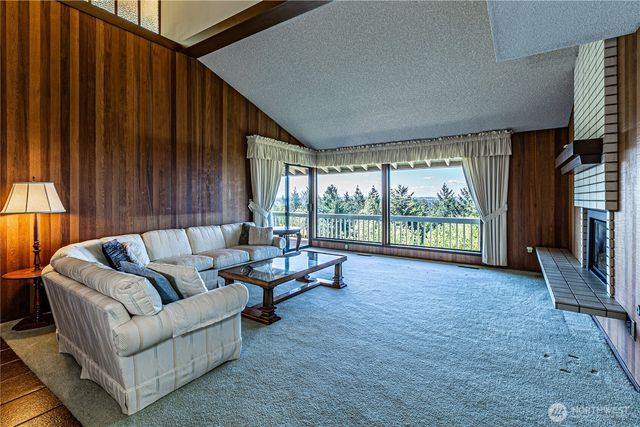 8926 51st Street W, University Place, WA 98467
